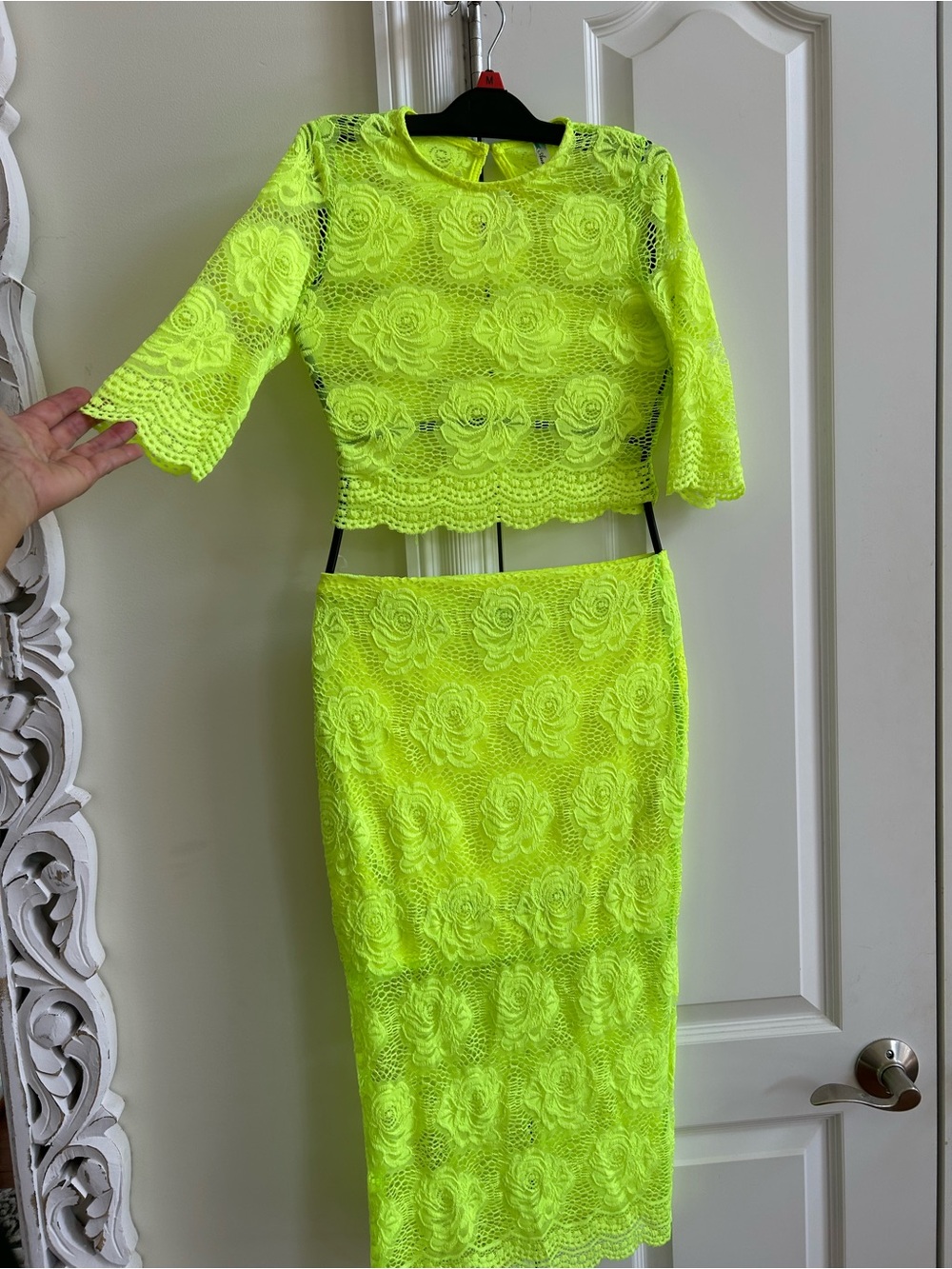 Auditions NWOT lace two pc crop & skirt